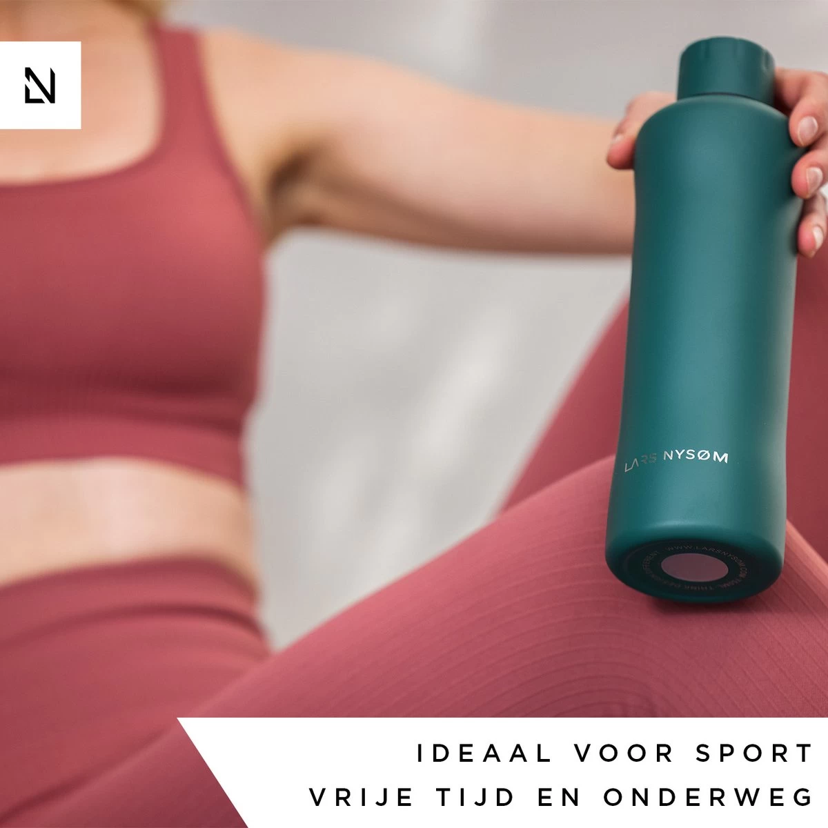 LARS NYSØM Roestvrijstalen Drinkfles 'Bølge' 750ml Sage - Afbeelding 4