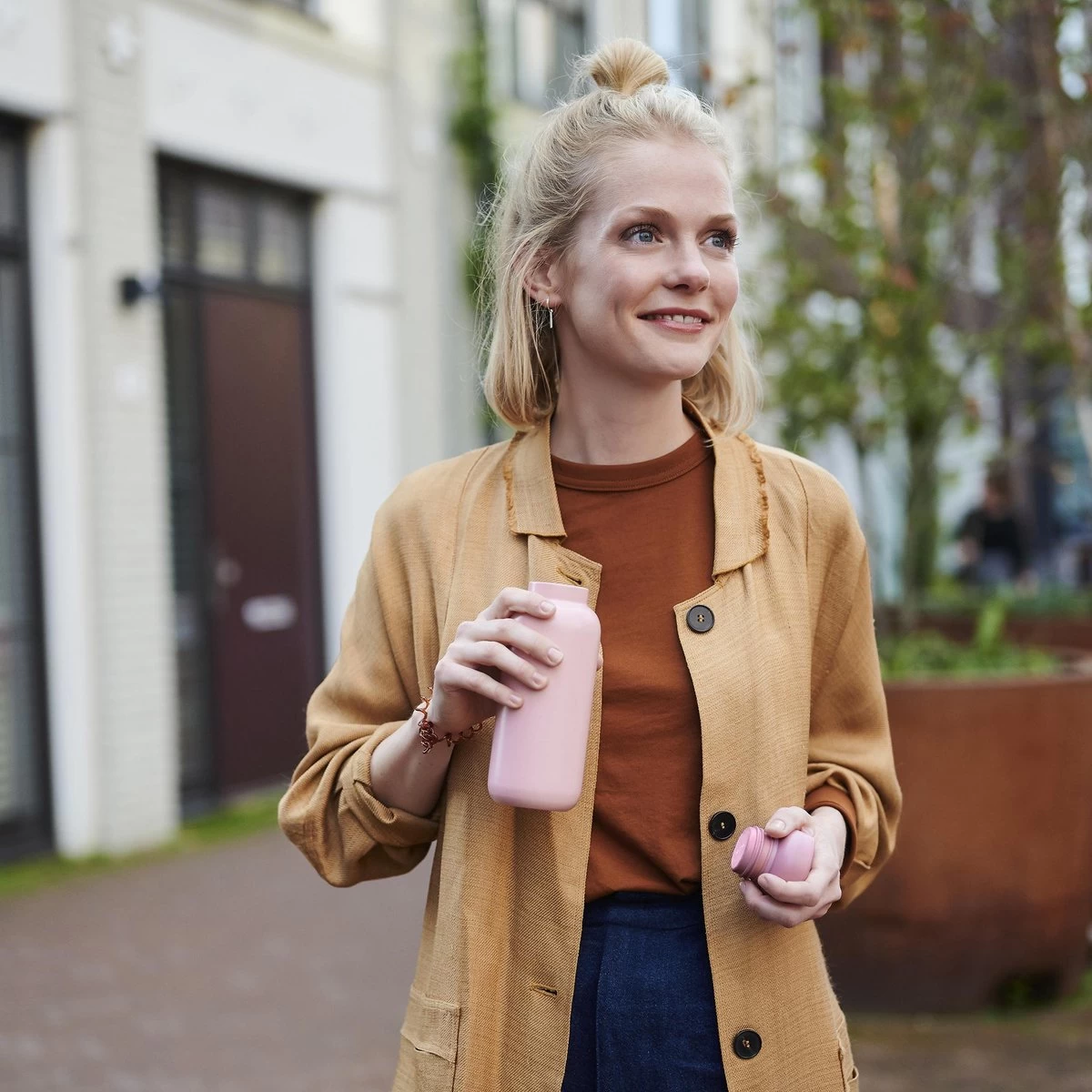 Mepal – Isoleerfles Ellipse 350 Ml – Houdt Je Drankje 9 Uur Warm En 12 Uur Koud – Natural Brushed – Geschikt Voor Bruiswater – Thermosfles – Lekdicht - Afbeelding 7