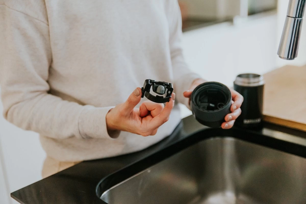 Kambukka Etna Thermosbeker 300 Ml - Makkelijk Reinigen - Lekvrije Koffiebeker - Pitch Black - Afbeelding 4